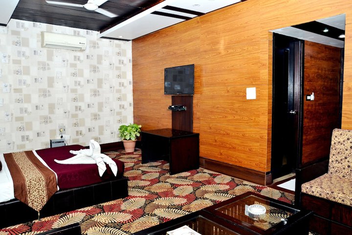 Room 10 of 52