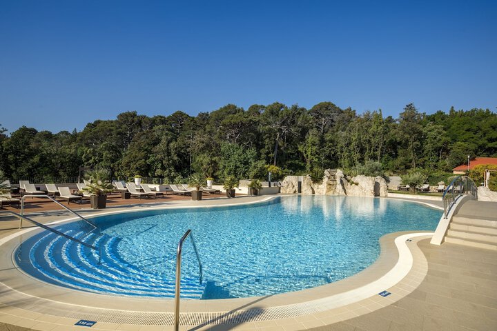 Pool 30 of 75