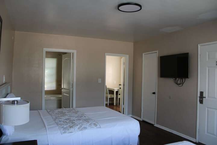 Room 17 of 90