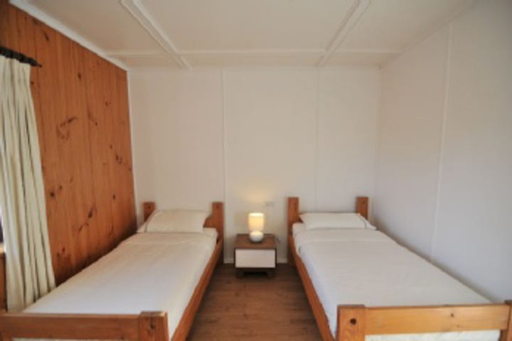Room 46 of 693