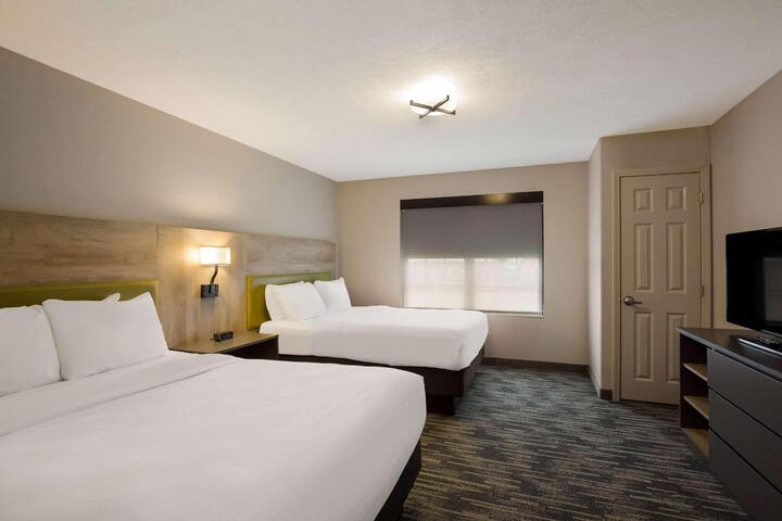2 Queen Beds (3 of 22)