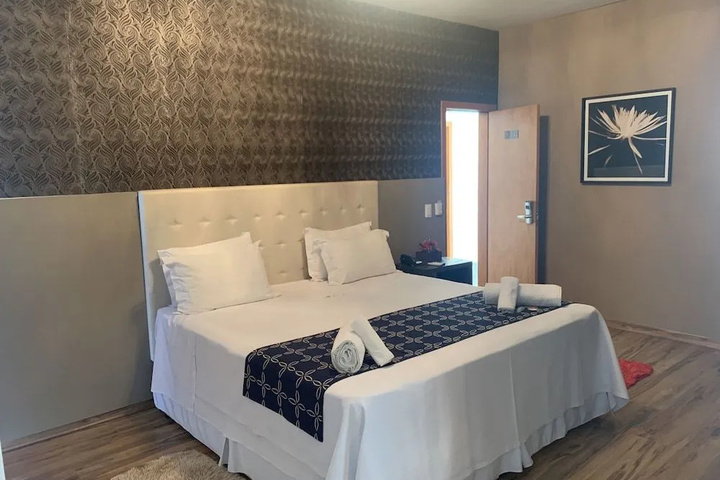 Room 3 of 21