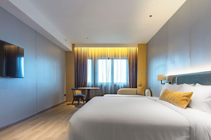 Room 44 of 105