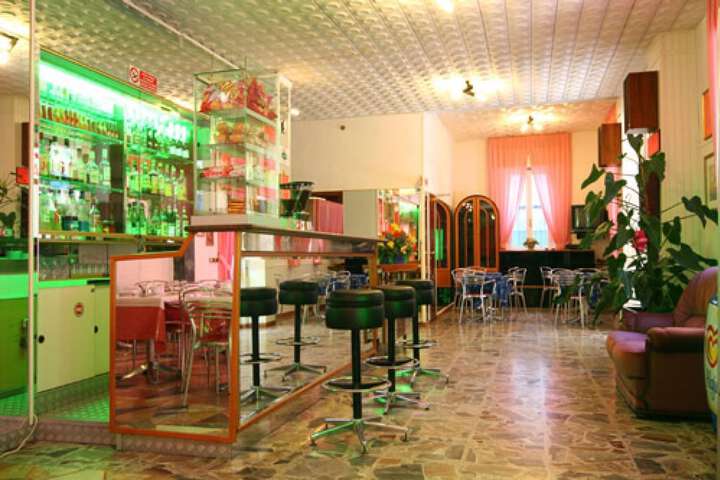Lounge 40 of 48