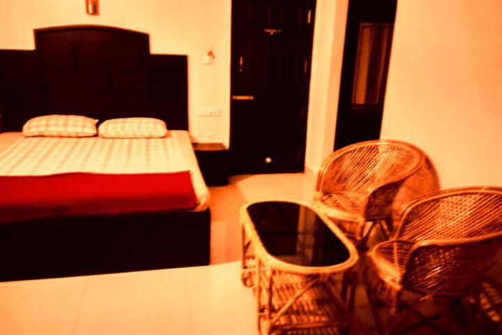 HOTEL ROYAL NEST