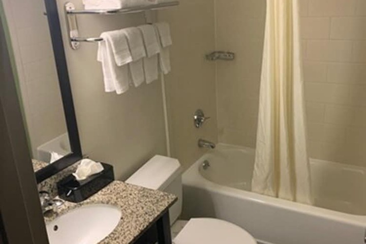 Room 34 of 64