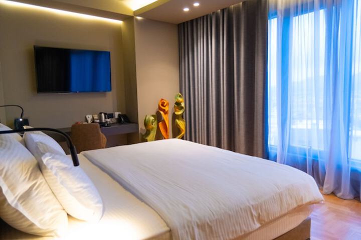 Room 45 of 163