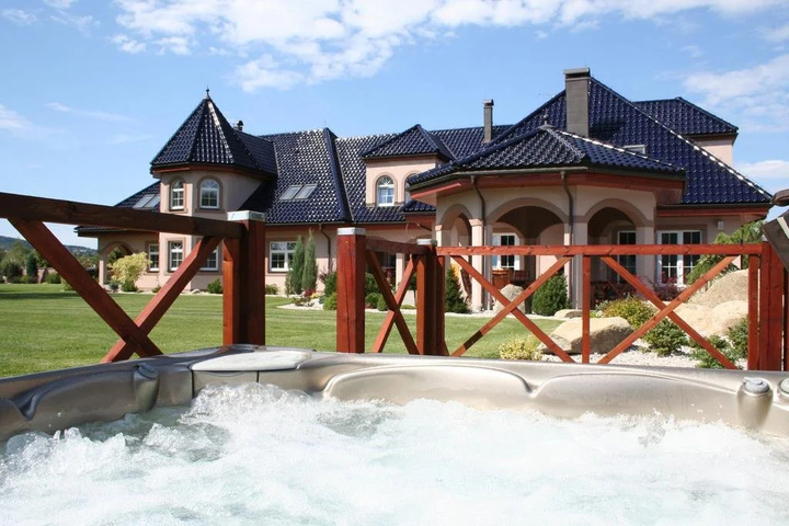 Pool 12 of 17