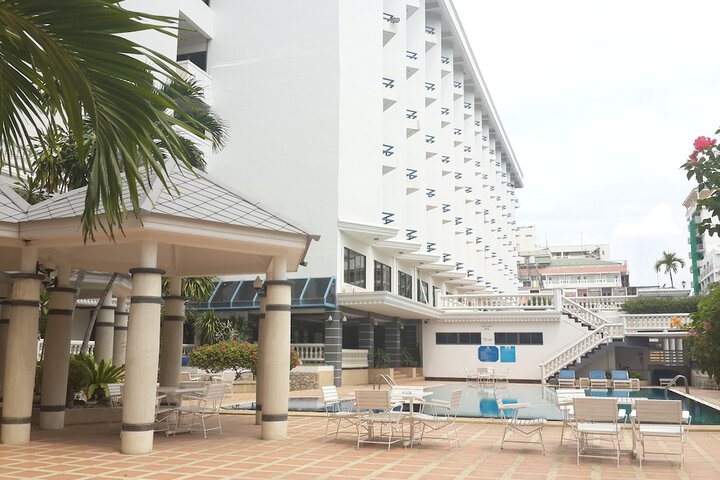 Pool Hotel