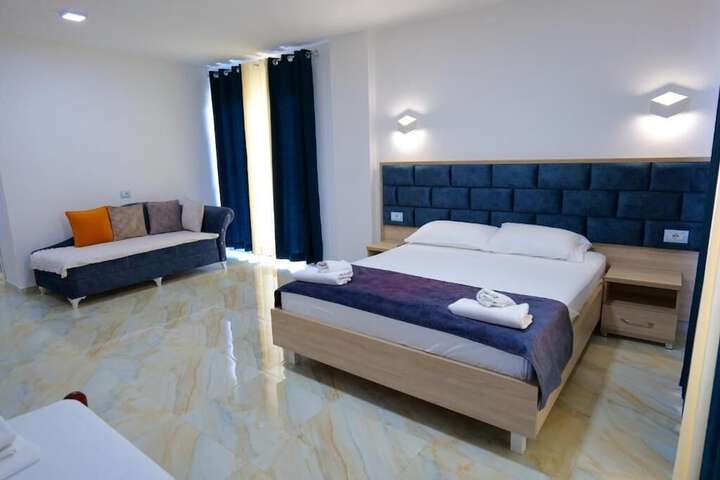 Room 10 of 50