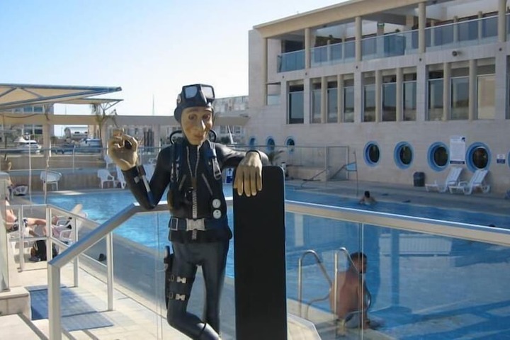 Hotel with Pool