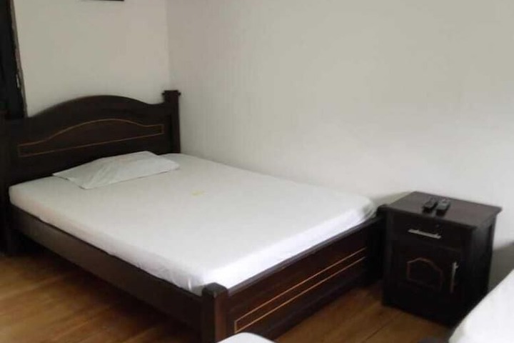 Room 6 of 11