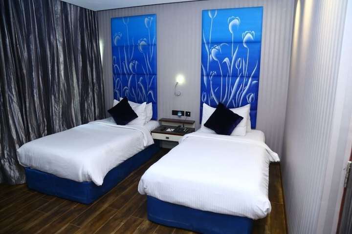 Room 4 of 28