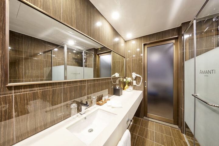 Clean Restrooms