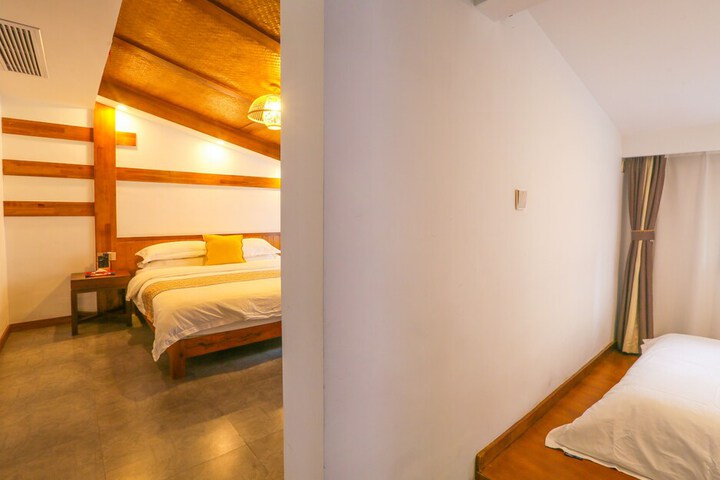 Room 84 of 153