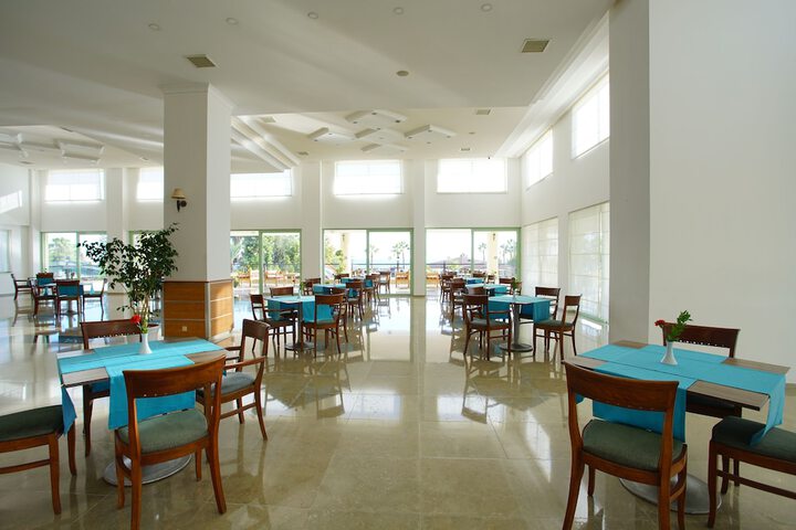 Dining 49 of 70