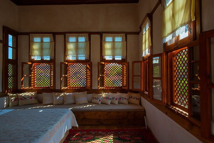 Room 9 of 22
