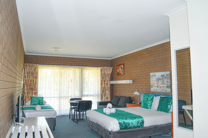 Room 34 of 99
