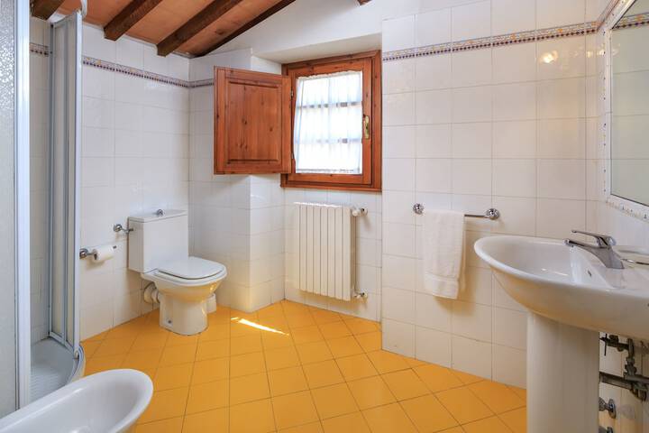 Room 44 of 69