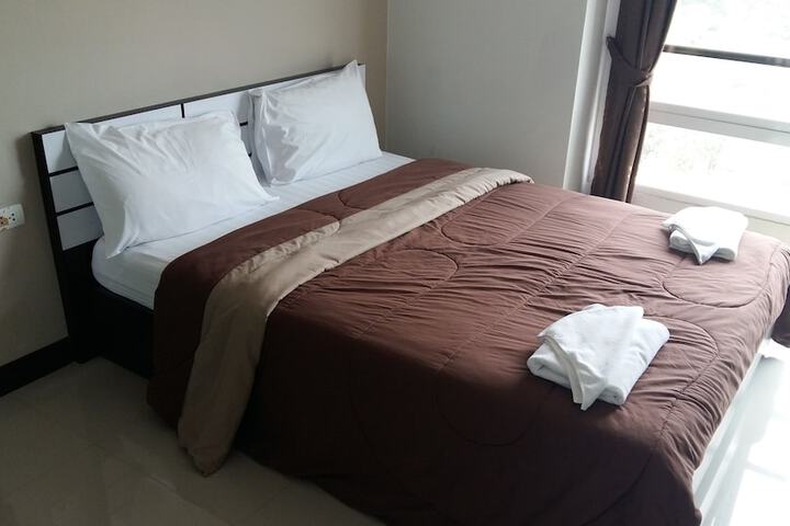 Room 3 of 10