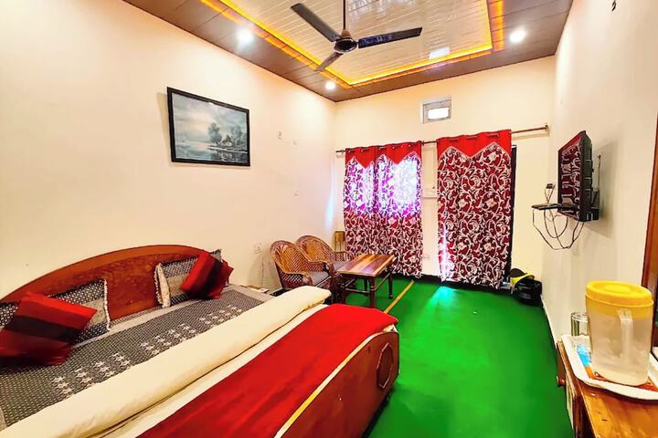Room 8 of 23