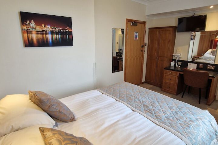 Room 18 of 43