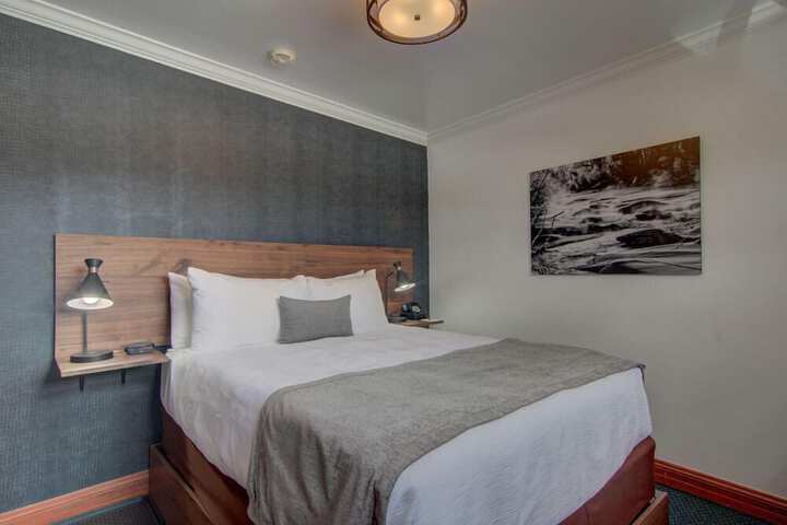 Room 5 of 23