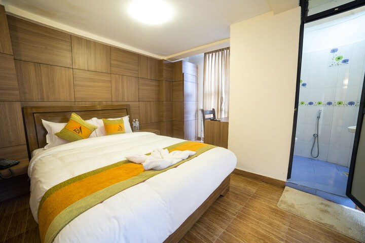 Room 8 of 15