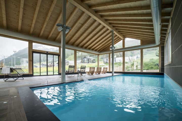 Pool 40 of 71