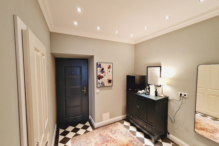 Room 18 of 43