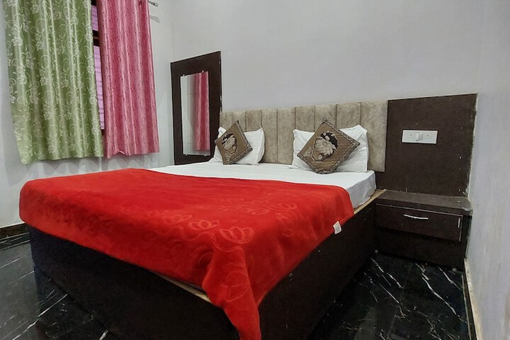 Room 7 of 25