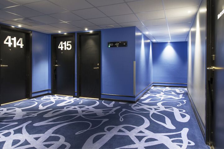 Ballroom/Hall 70 of 77