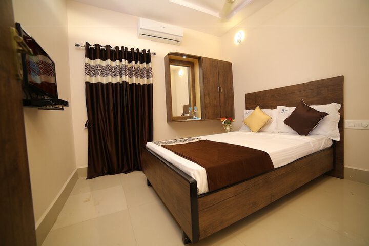 Room 13 of 24