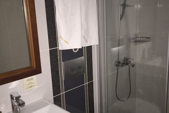 Room 25 of 72