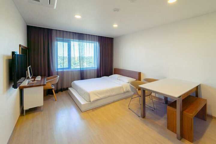 Room 3 of 45