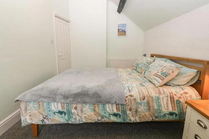 Room 4 of 11