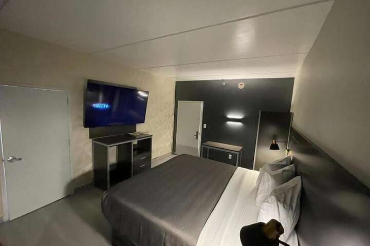Room 5 of 21
