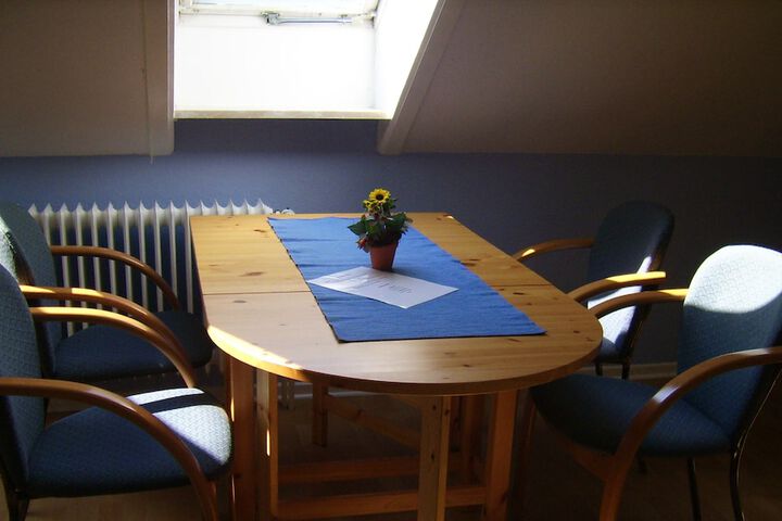 Room 13 of 38