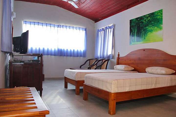 Room 4 of 43