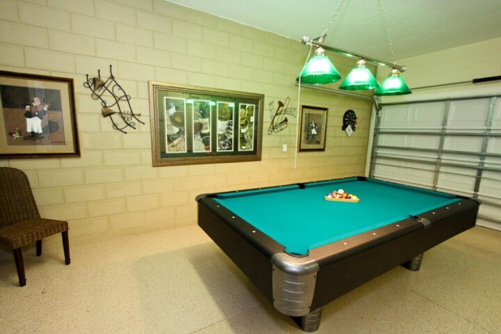 Room 28 of 46