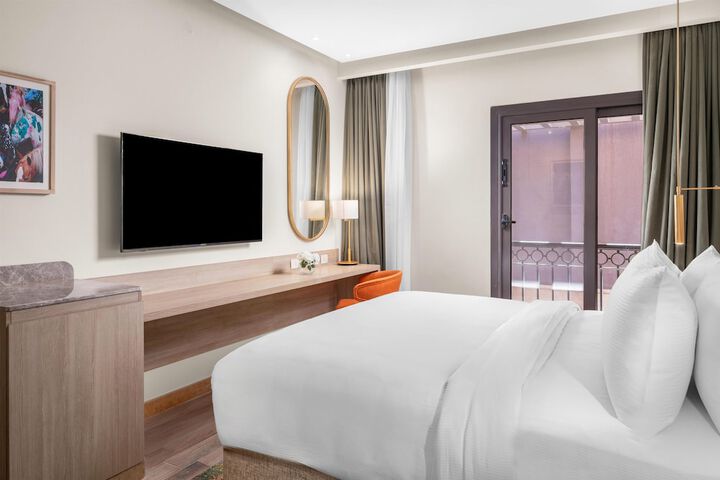Room 20 of 102