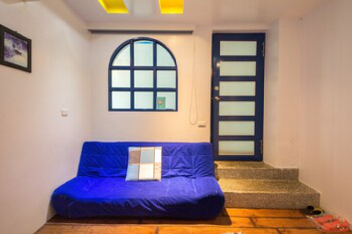 Room 2 of 29