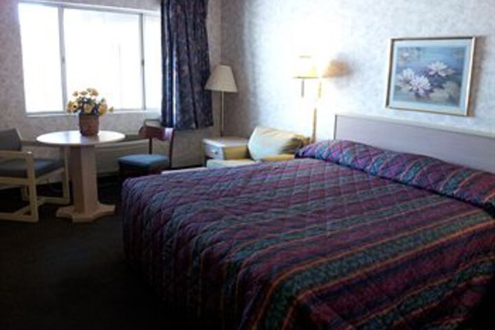 Room 9 of 27