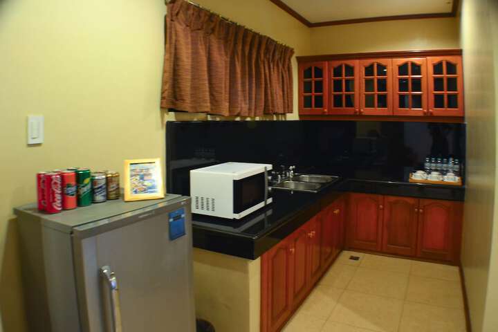 Room 3 of 199