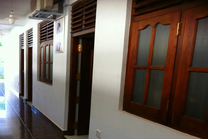 hotel_rooms