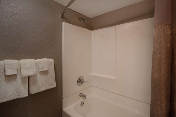 1 King Bed Kitchen (7 of 7)