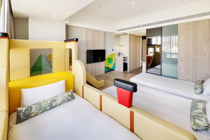 Room 20 of 104