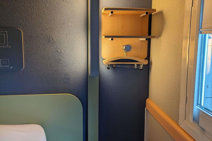 Room 9 of 39