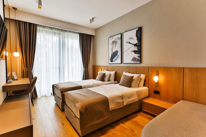 Room 105 of 198