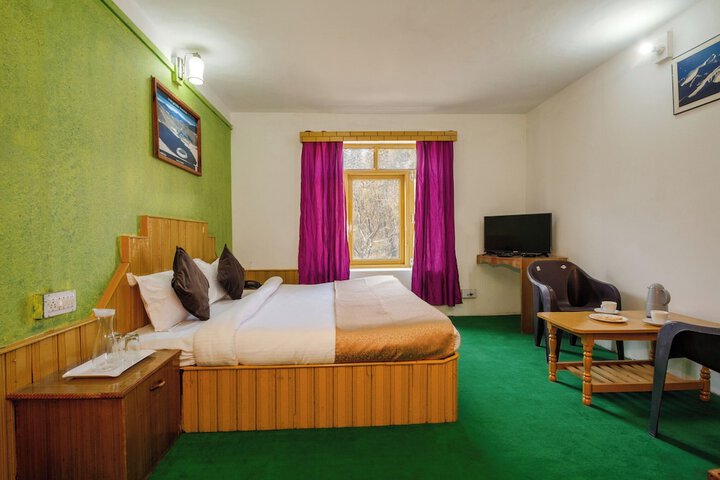 Room 3 of 18